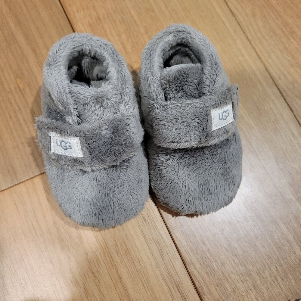 Baby Bixbee Uggs size 2/3 (6-12 months)